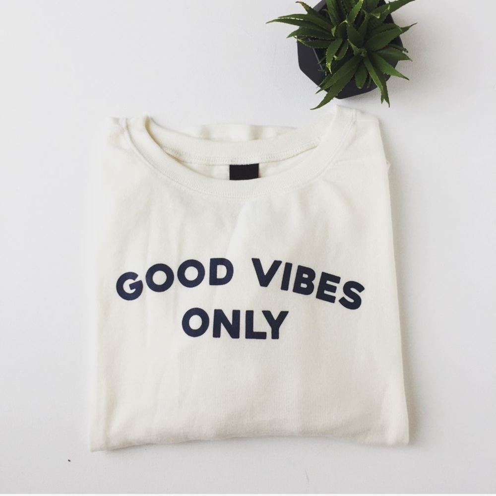 New Free Press Super Soft Brushed Good Vibes Top - Picture 2 of 5